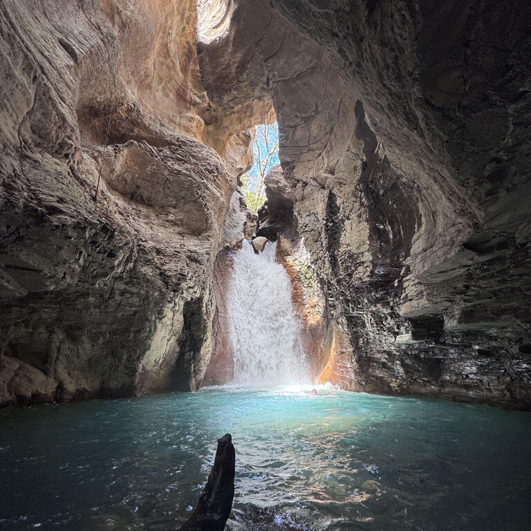 La Leona Waterfall hike