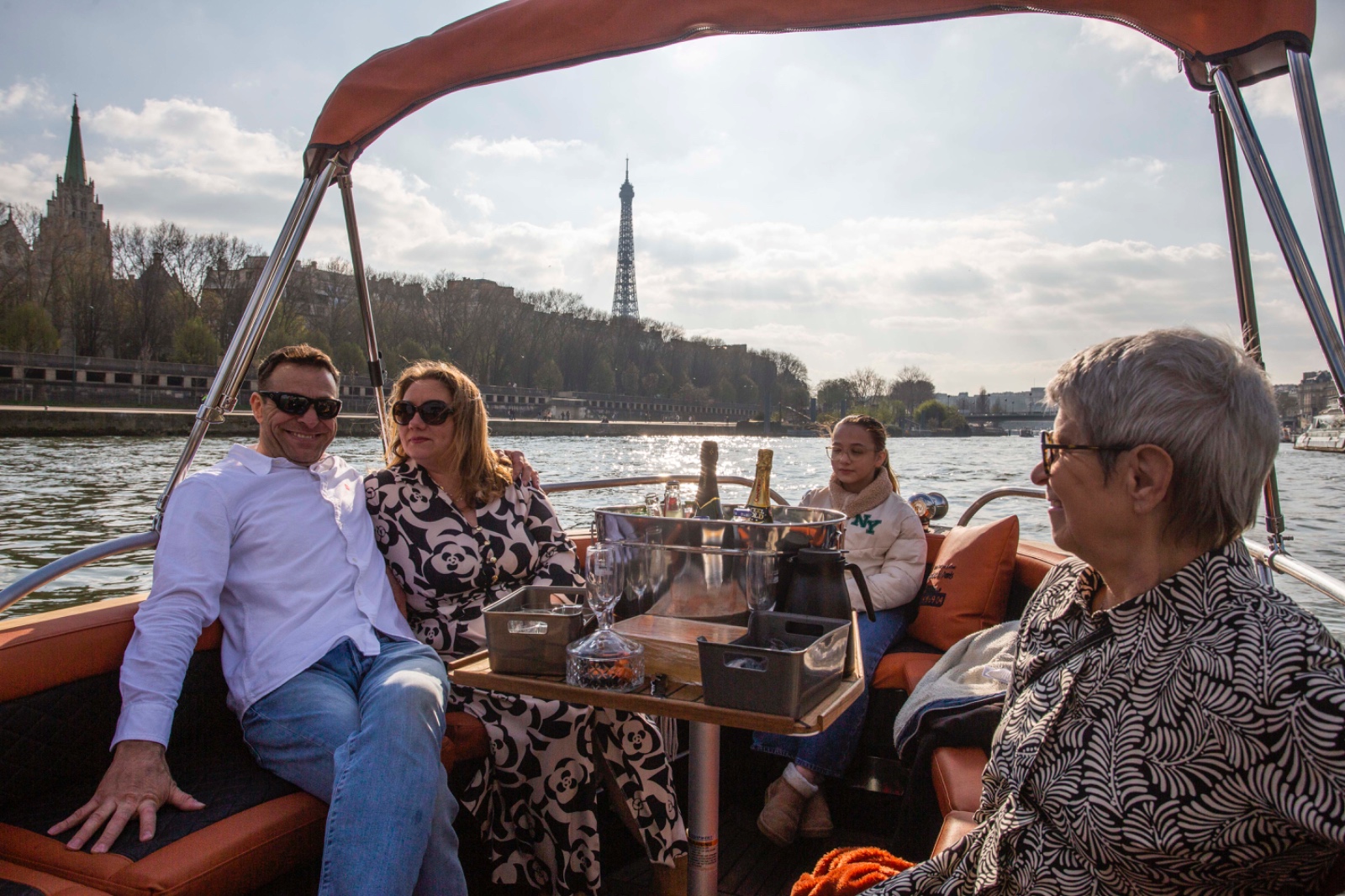 Top Private Cruises in Paris with French Champagne and surprises