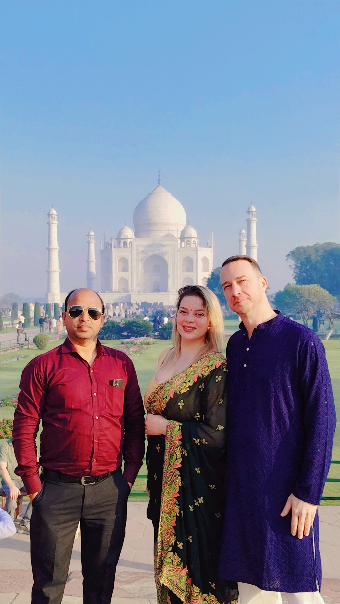 Professional tour guide agra