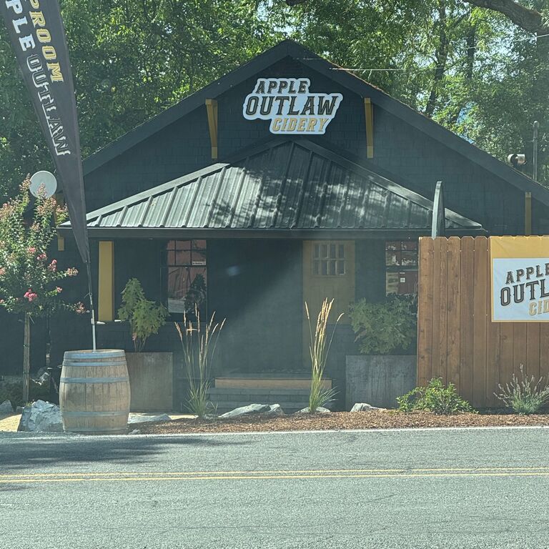 Apple Outlaw Taproom