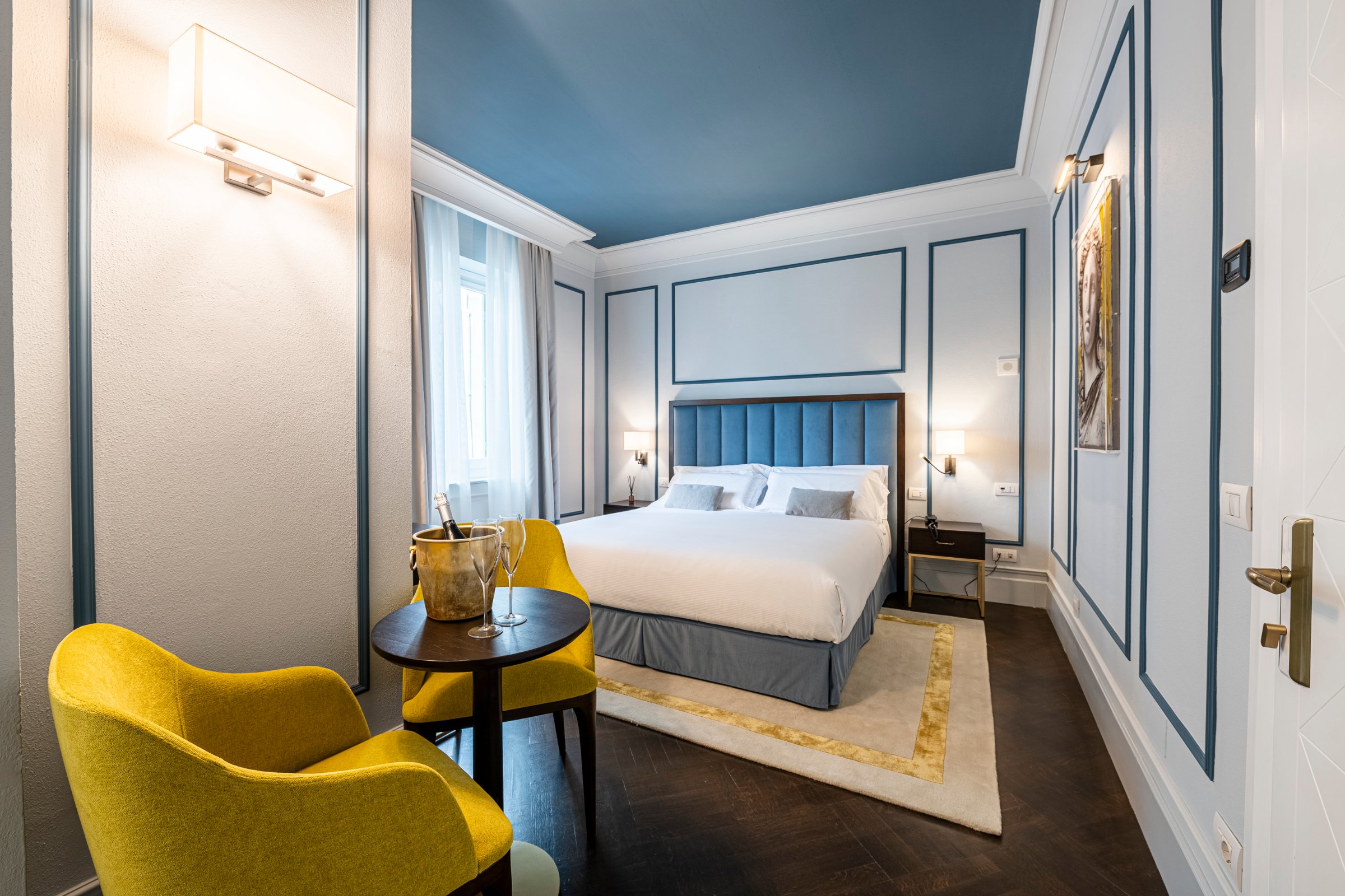 GLIMPSE HOTEL