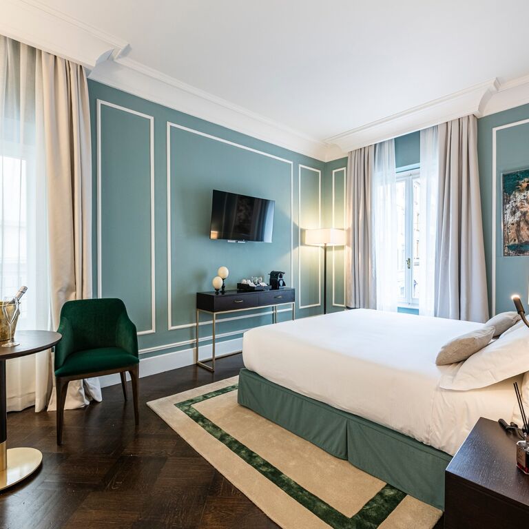 GLIMPSE HOTEL