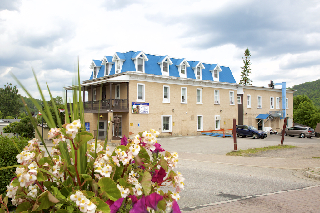 Le Voyageur Inn