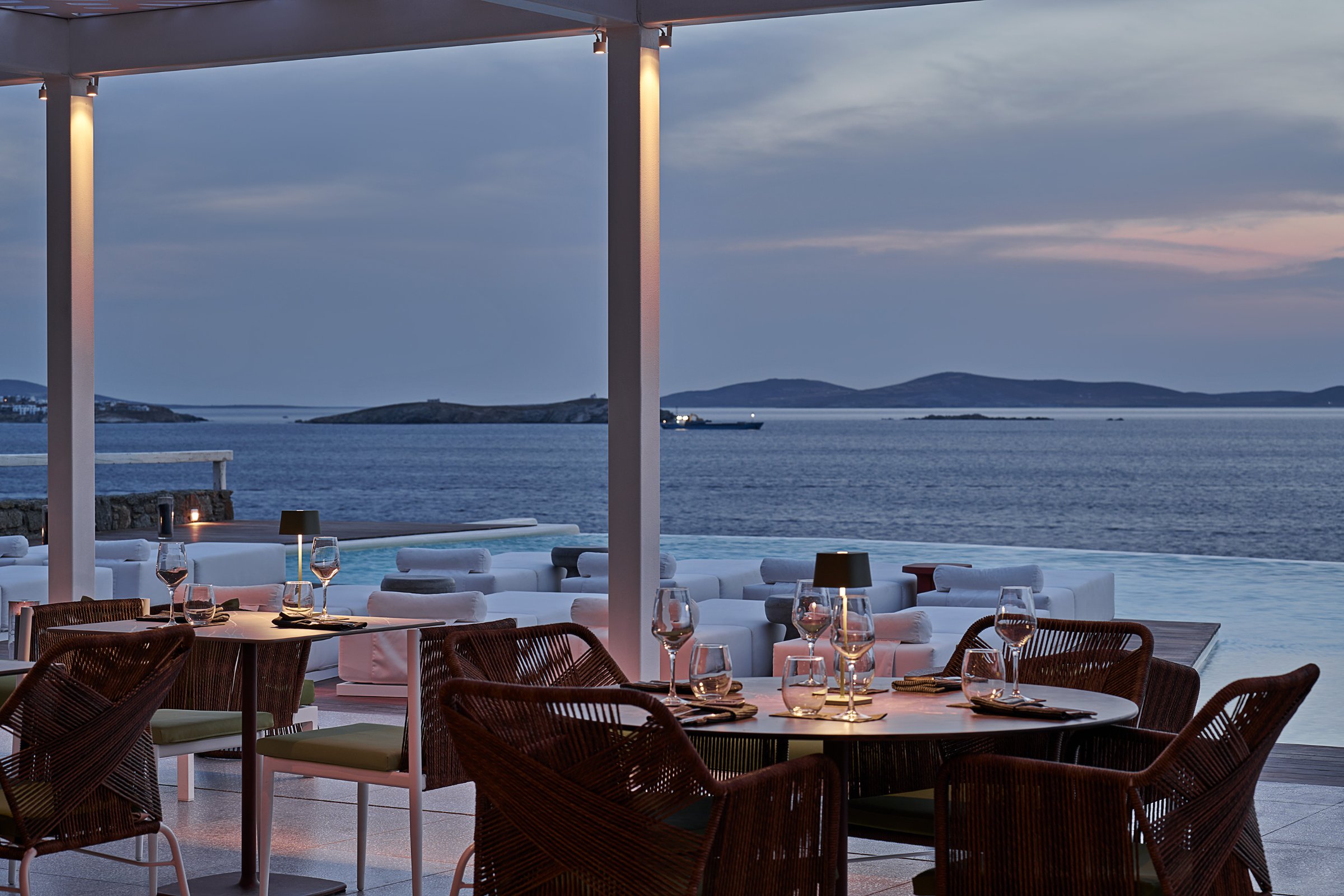 Kouros Hotel and Suites