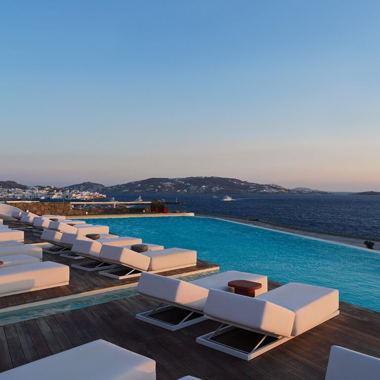 Kouros Hotel and Suites