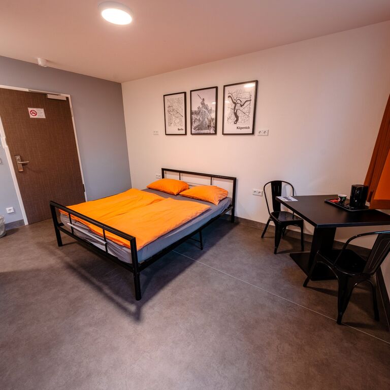 Neohostel