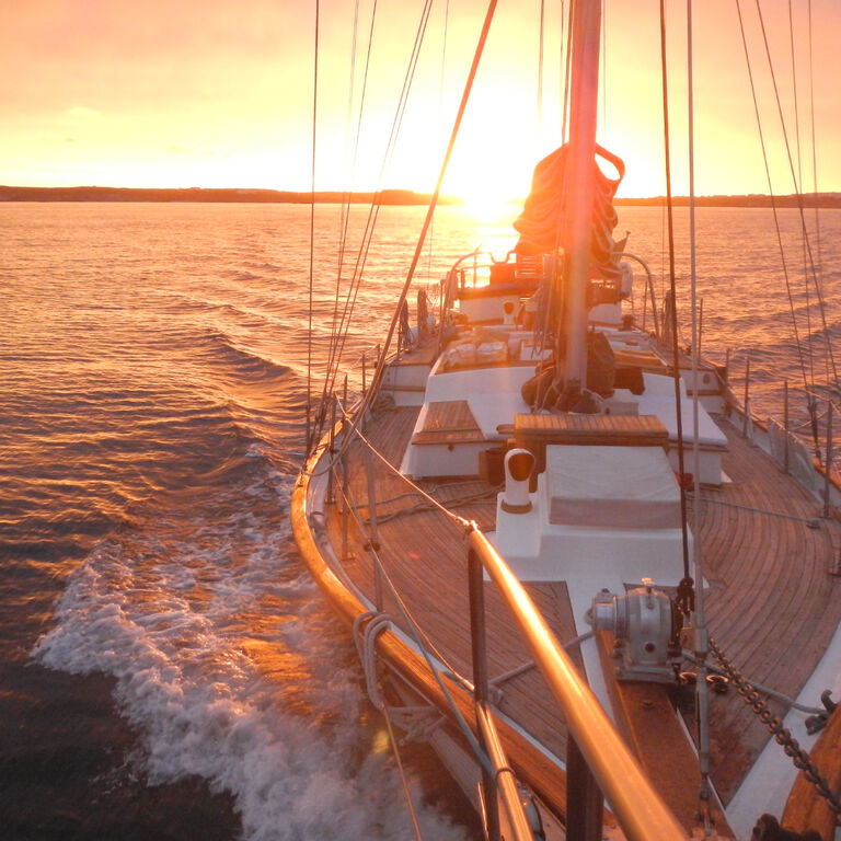 Furanai Sailboat tours