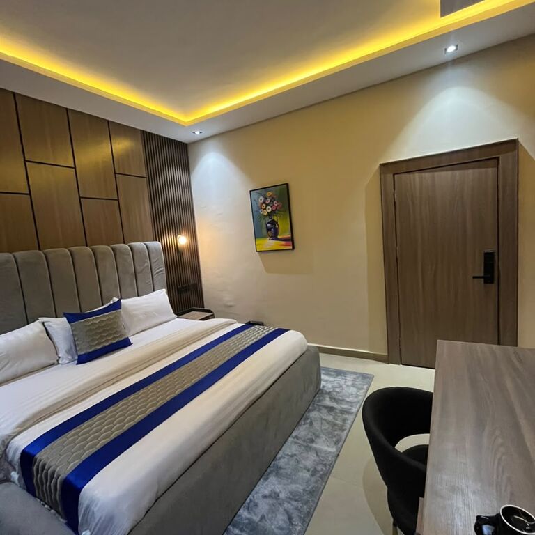 Rivona Hotel & Suites