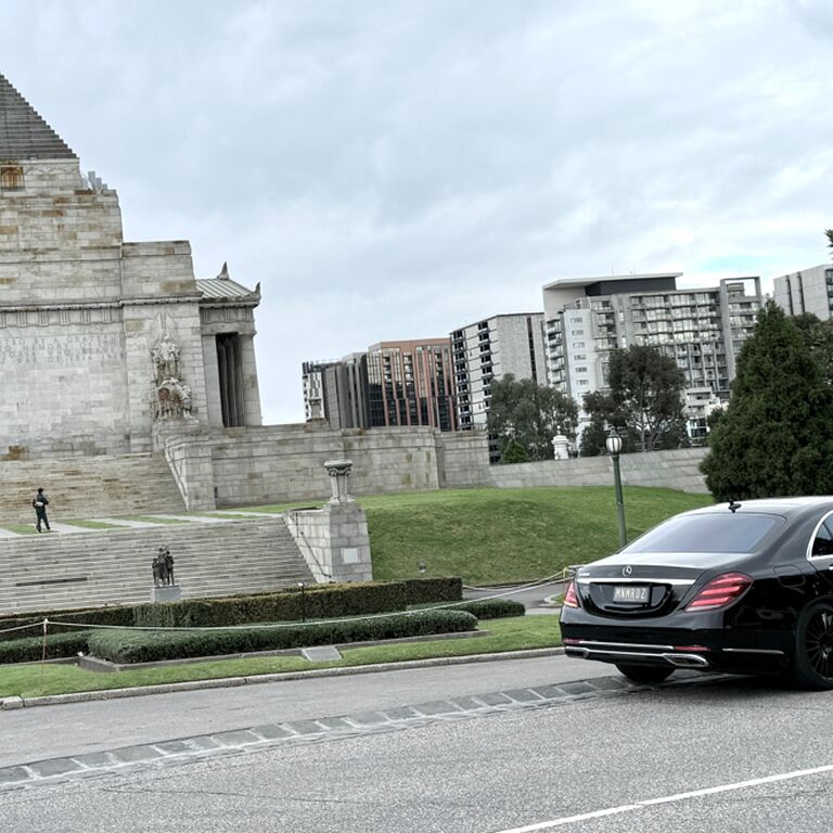 MNMRiDEZ Chauffeur