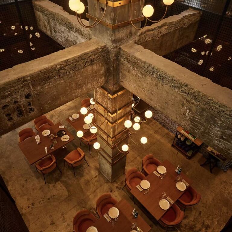 Mess restaurant gallery & bar