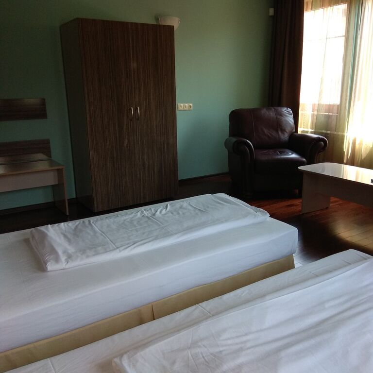 Roots Hotel Old Town