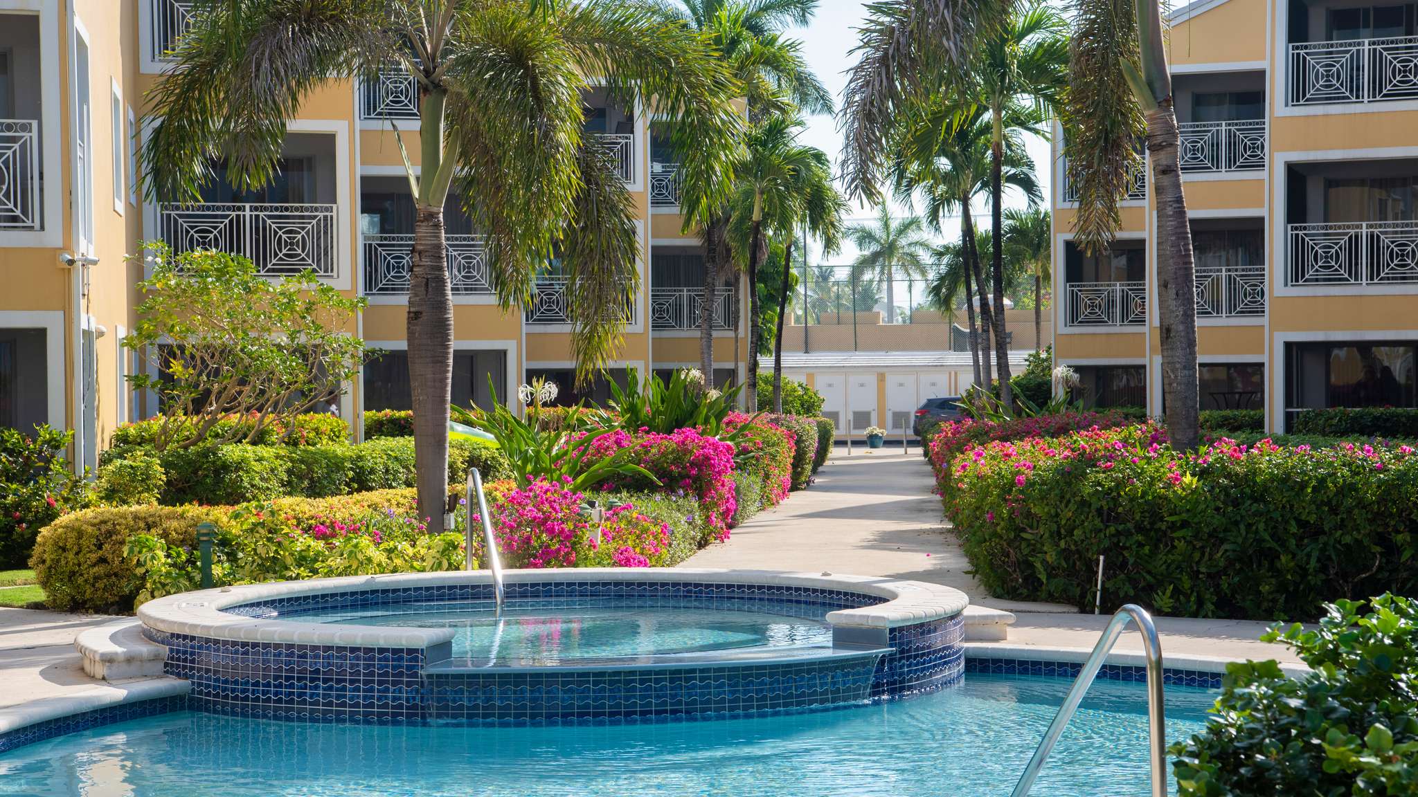 CaymanVacation.com