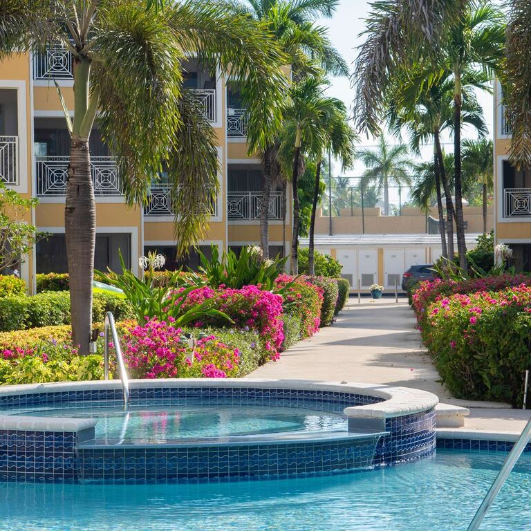 CaymanVacation.com