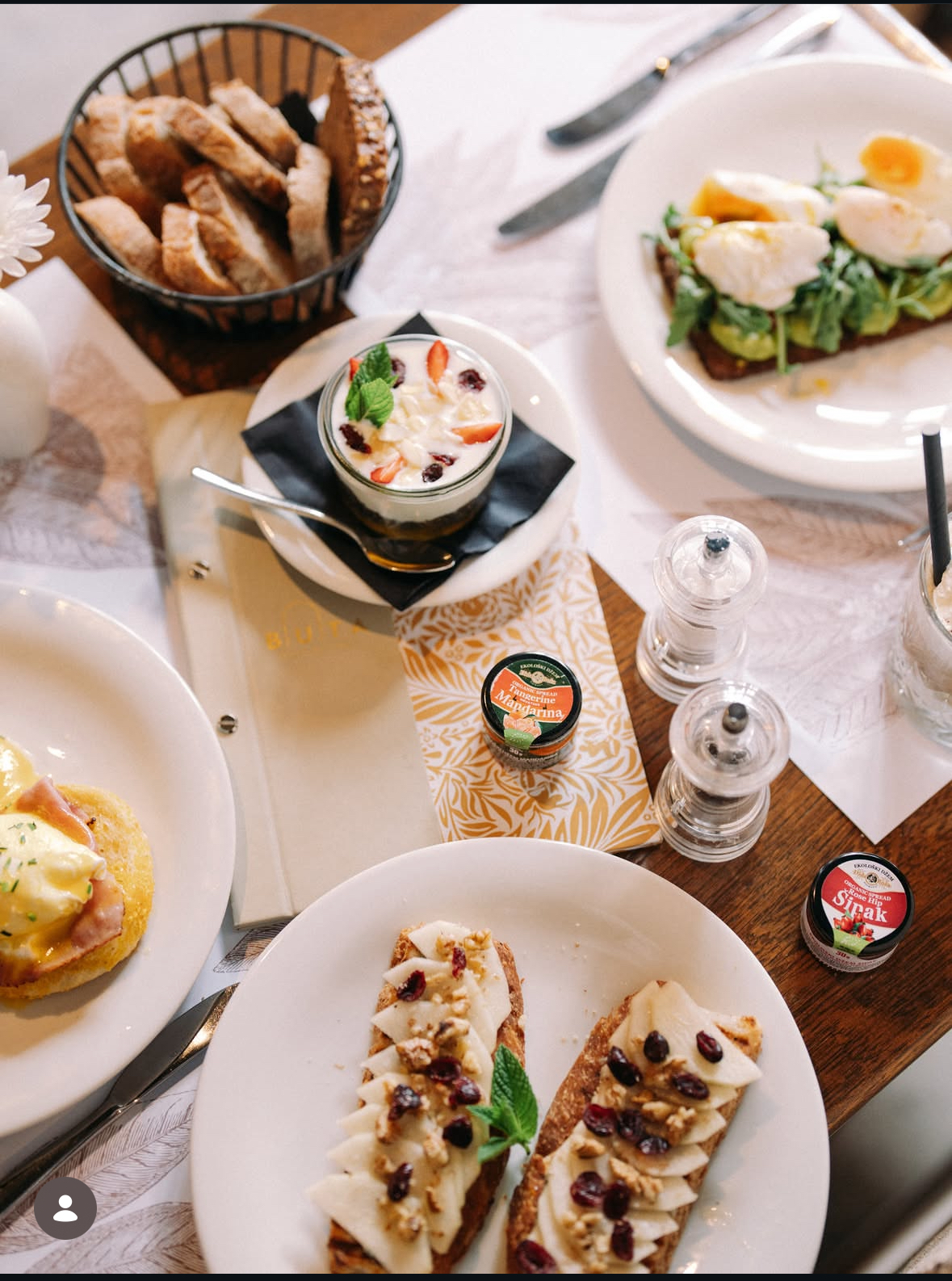 Buta sushi & brunch
