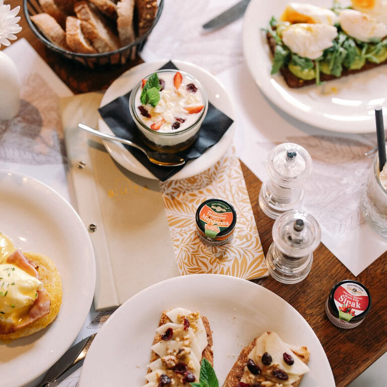 Buta sushi & brunch