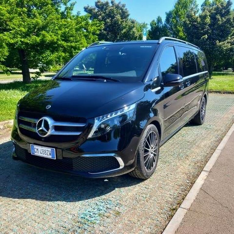 Venice Black Car