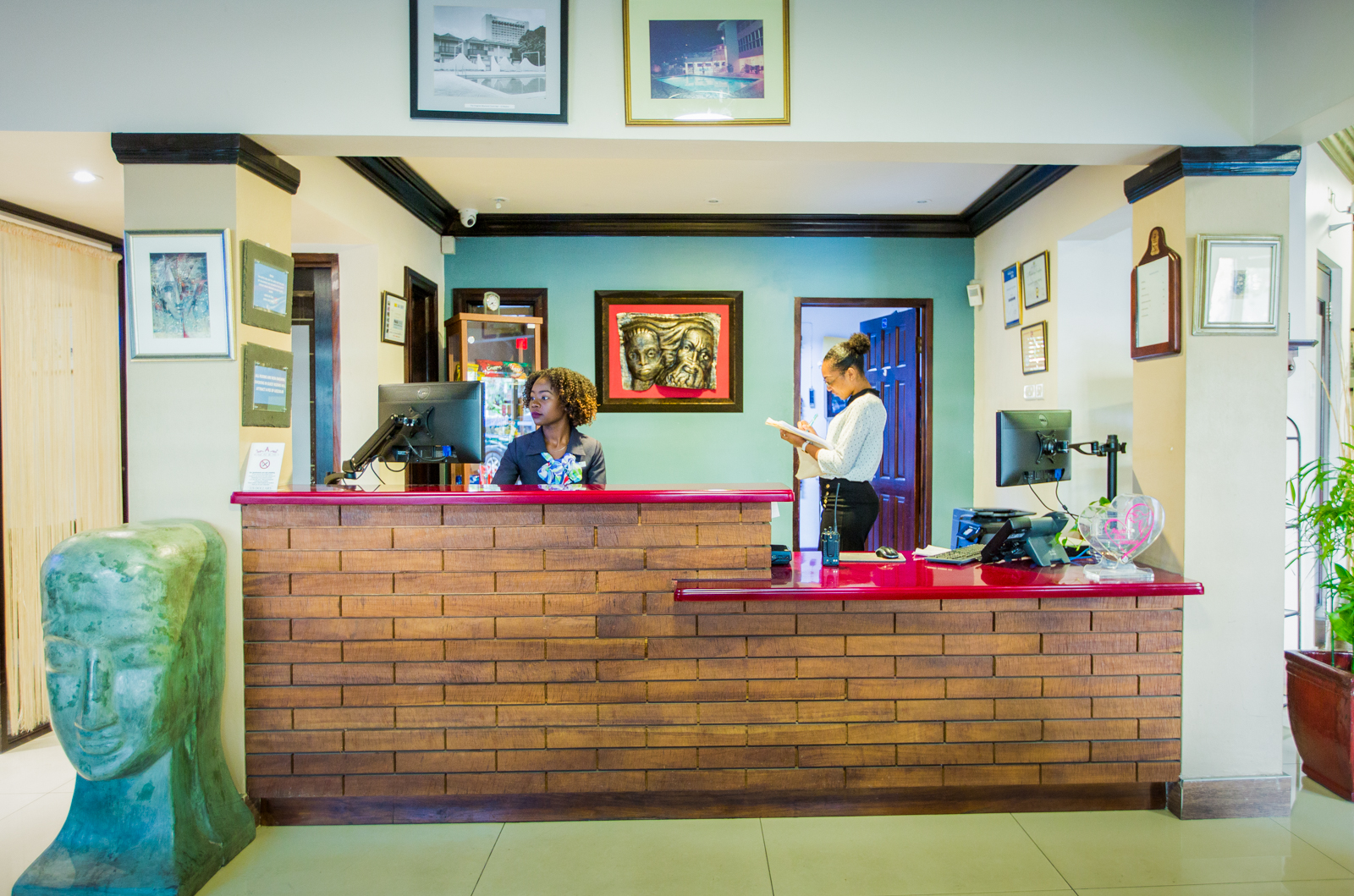 Altamont Court Hotel