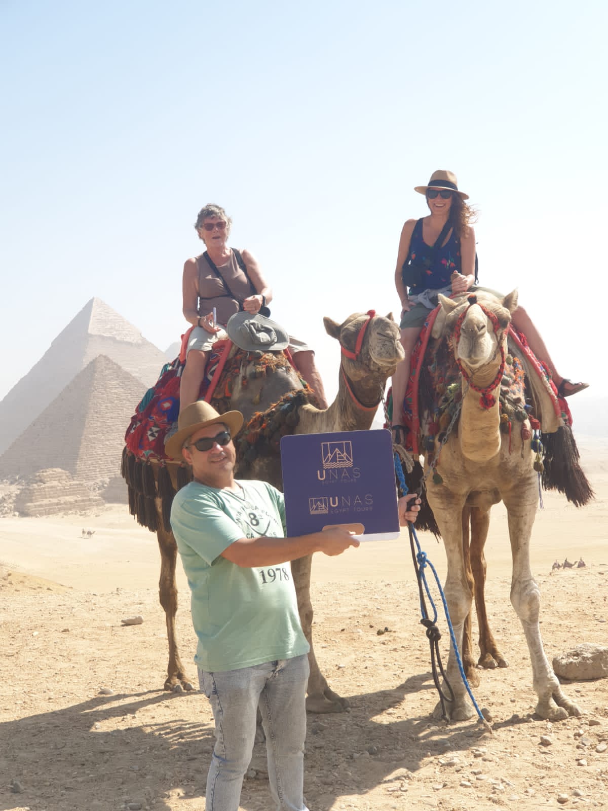 Day tour pyramids Egyptian Musuim GIM