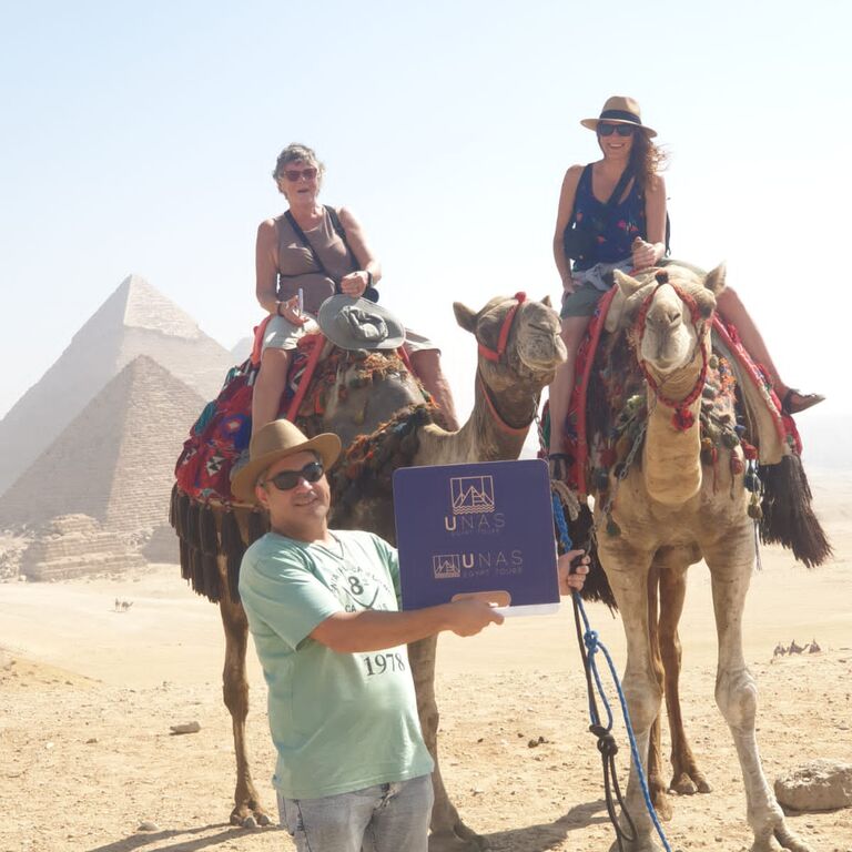 Day tour pyramids Egyptian Musuim GIM