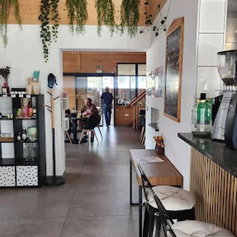 Tavči Kuhna X Ayatana deli