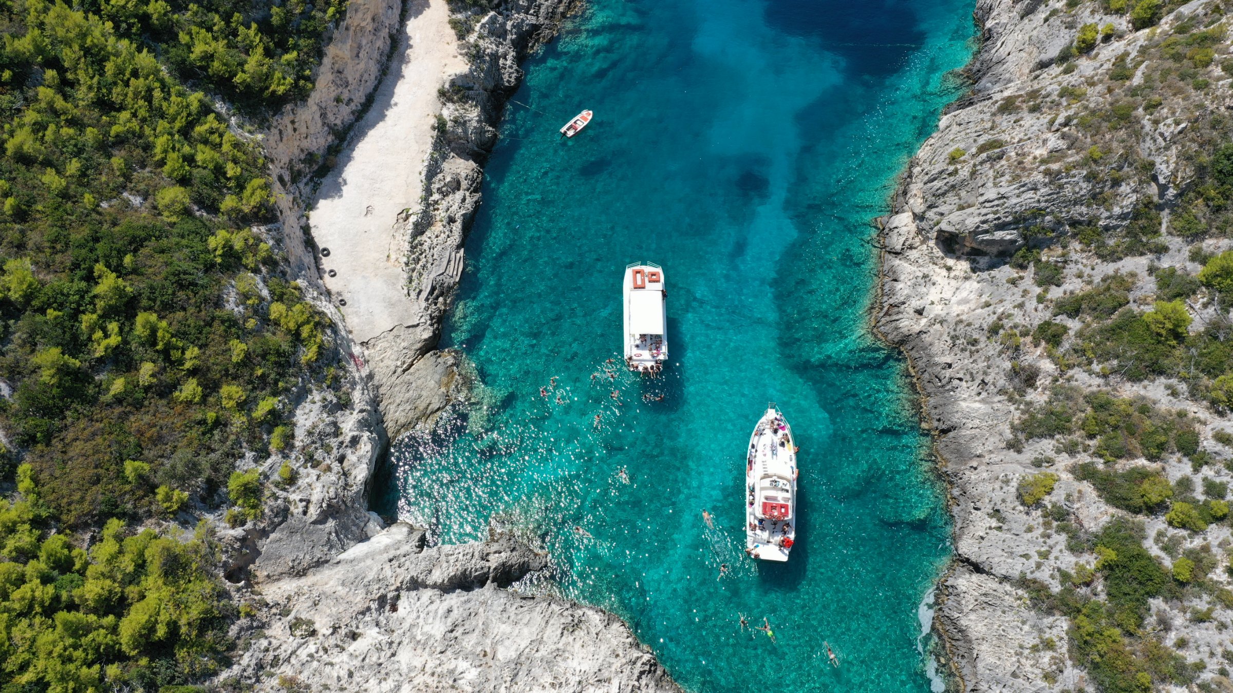 Porto Vromi Maries Cruises & Fun