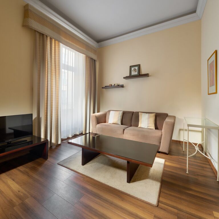 Mamaison Residence Izabella
