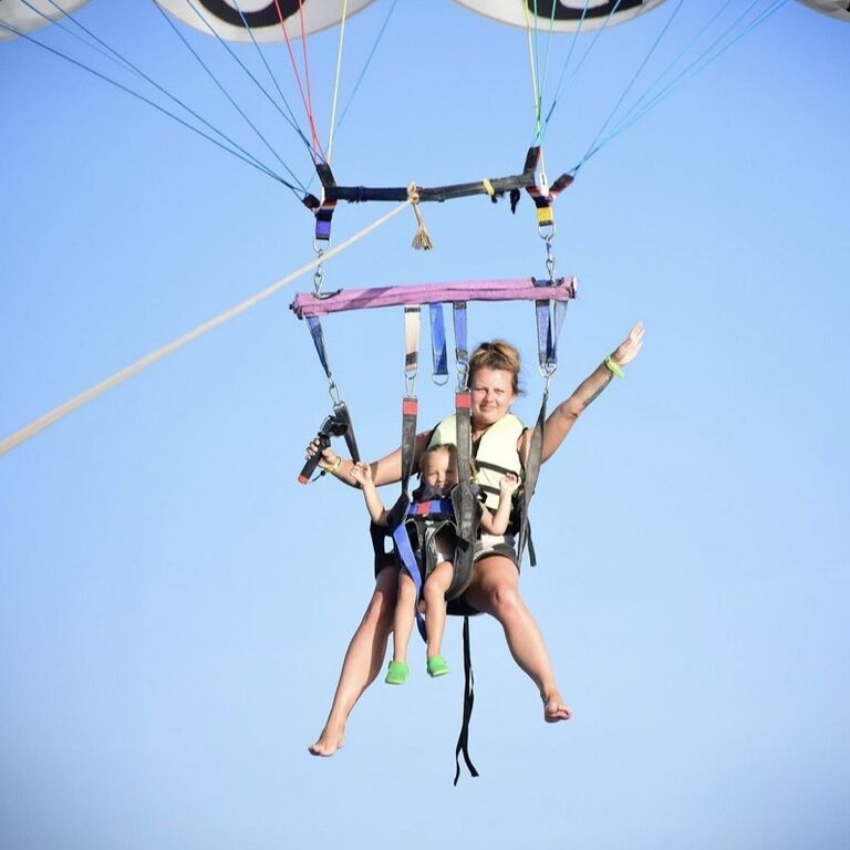 Parasailing Ride in Hurgada single&double with private Transfer