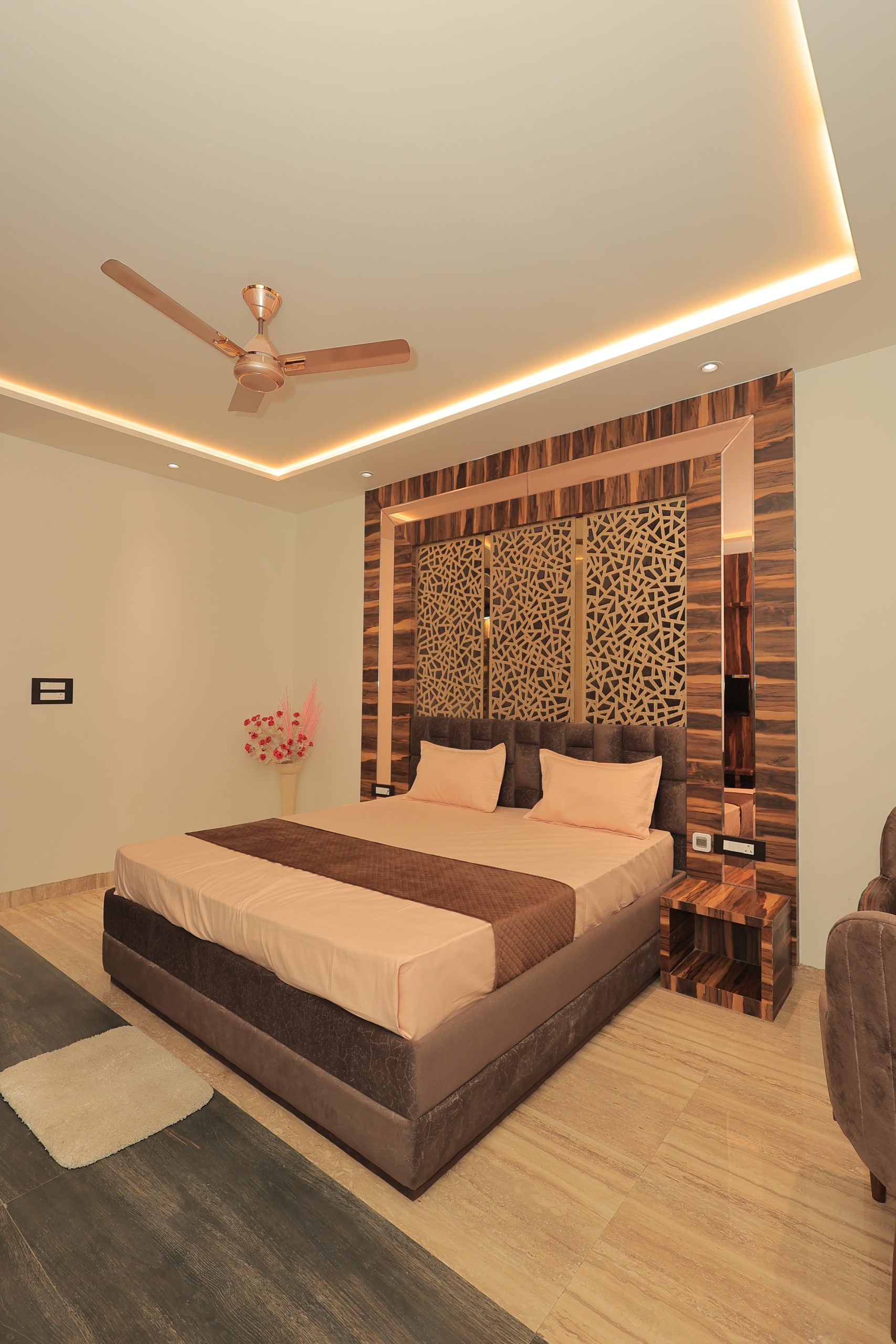 HOTEL & RESORT, RESTAURANT
