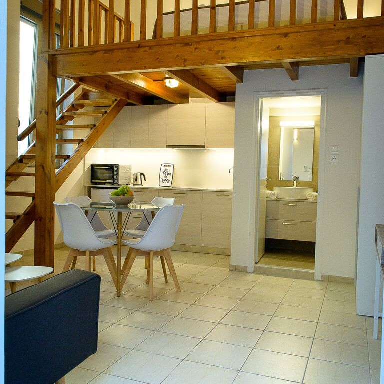 Uni Island City Suites