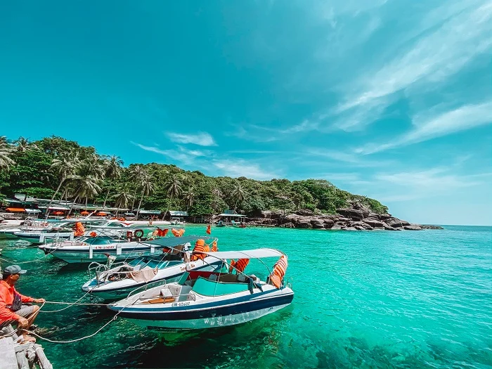 Explore the islands Nha Trang