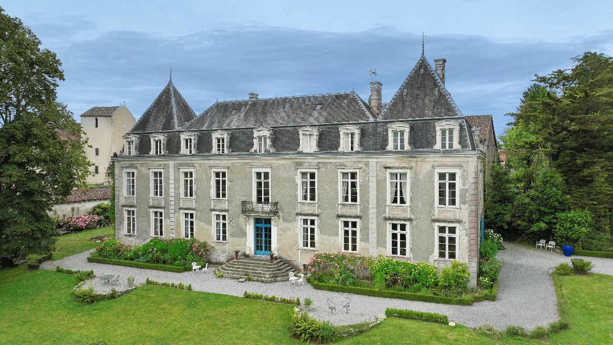 Chateau d'Estrac