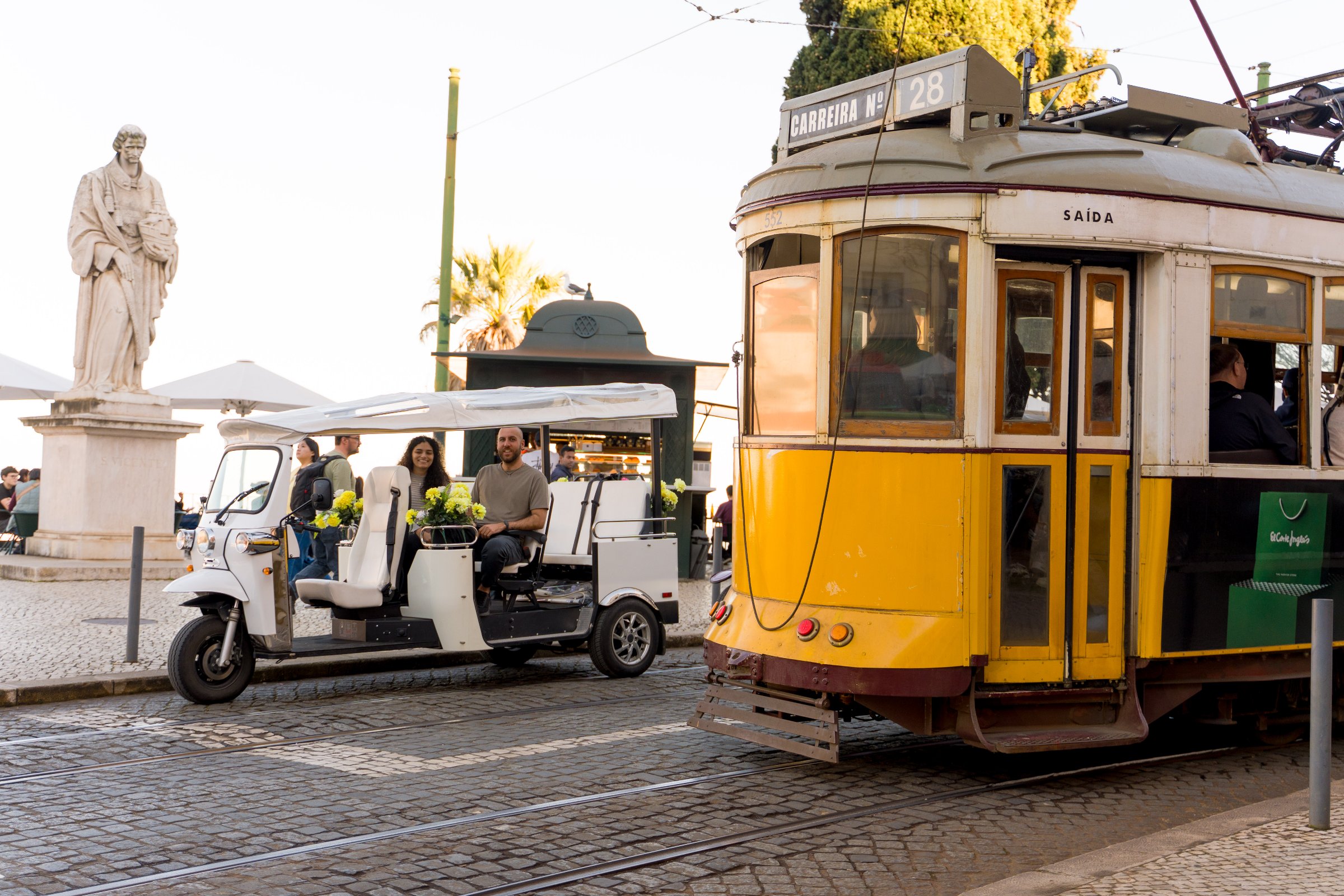 Lisbontuktukguide