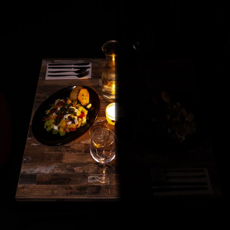 Ctaste, dine in the dark