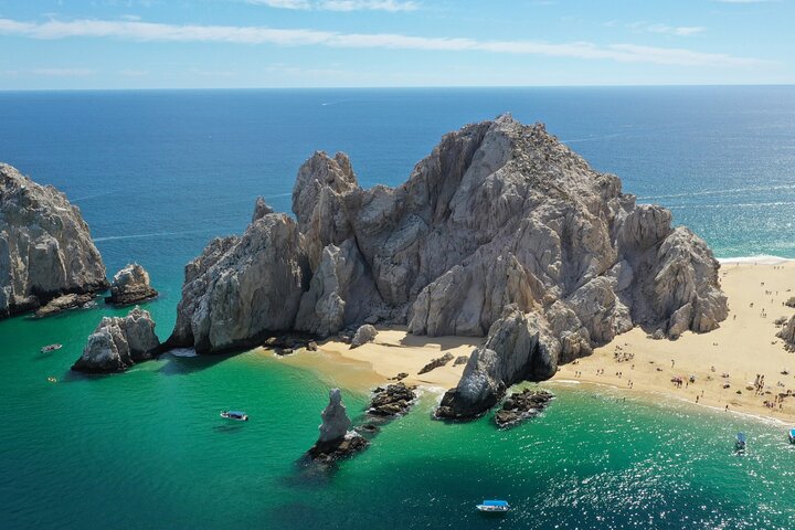 Whale Watching in Cabo: 2-Hour Small Group Tour to The Arch