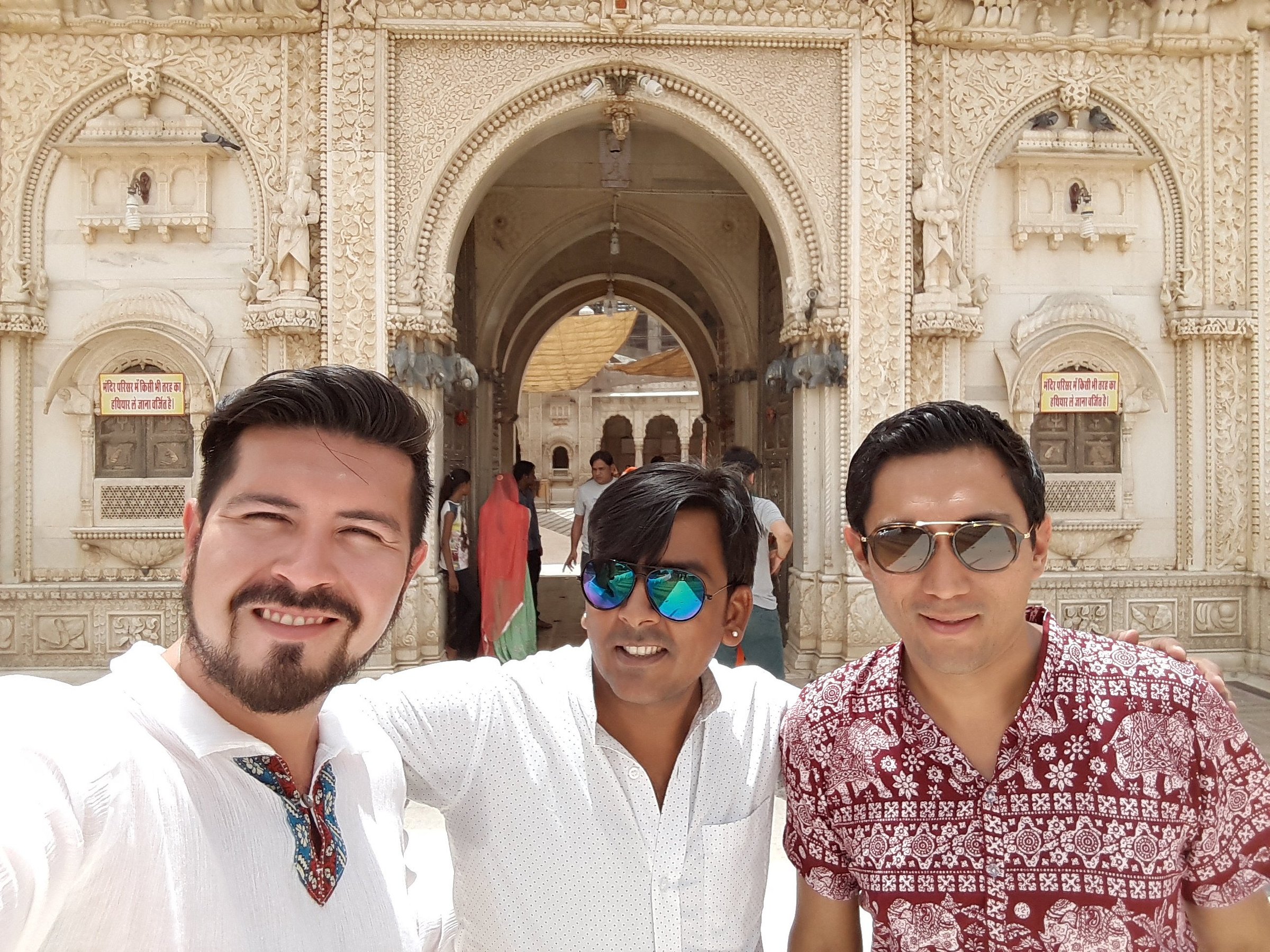 INDIA BY CAR CHAUFFEUR