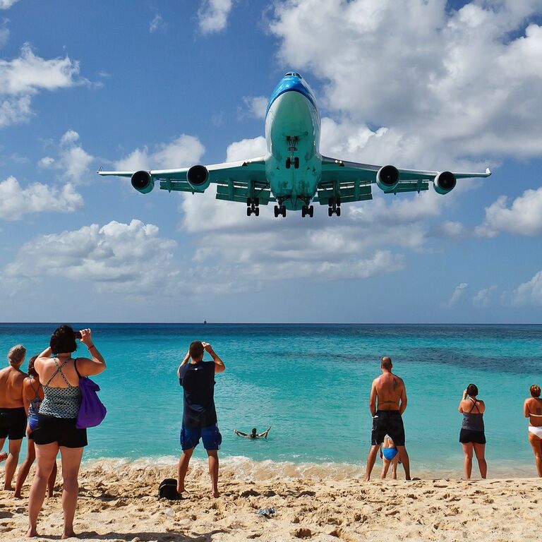 D & A TAXI SERVICE & TOURS