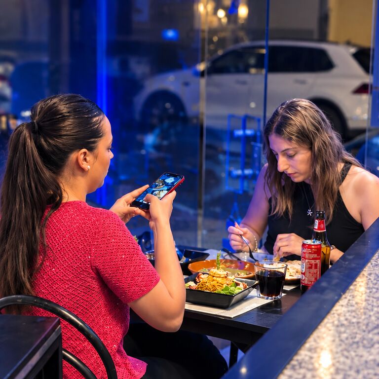 Bora la Bistro Bar