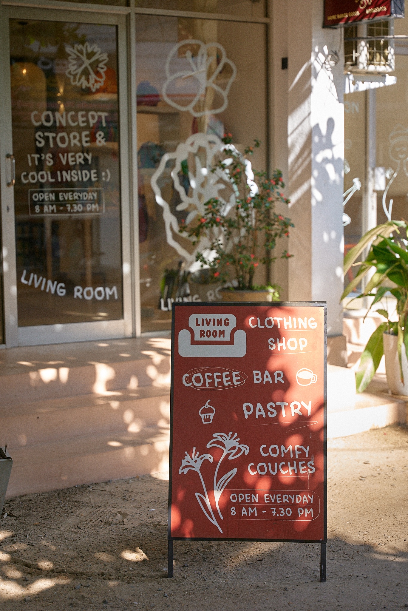 LIVING ROOM CONCEPT STORE