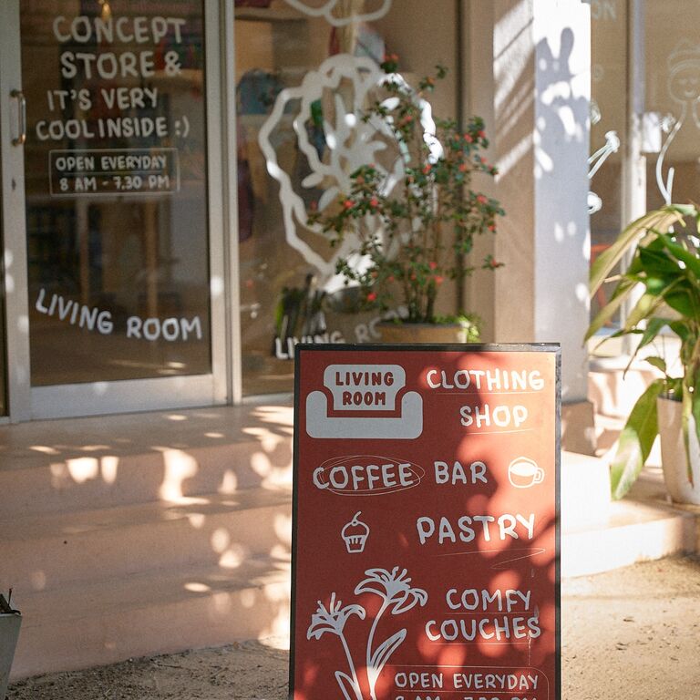 LIVING ROOM CONCEPT STORE