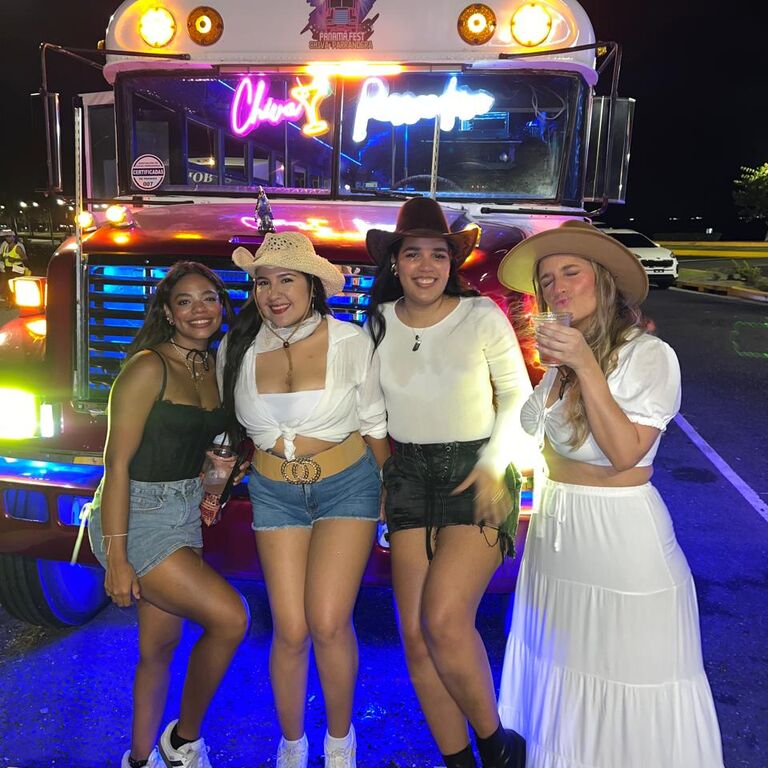 Chiva Parrandera Panamafest