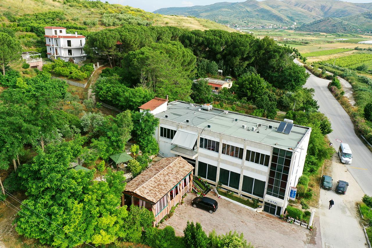 Luert Gjata