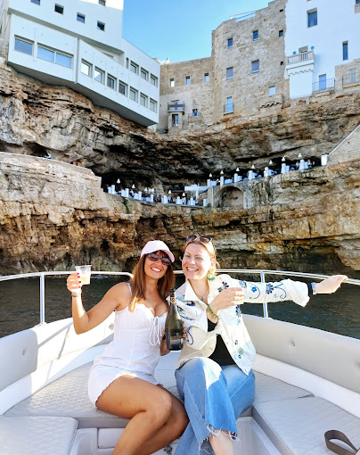 LaMarinaBoat - cave experience