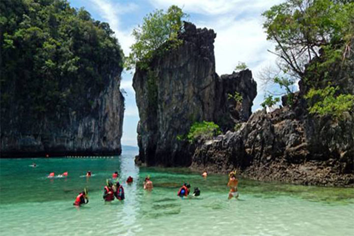 PHUKET: Daily 4 in 1 James Bond Canoeing-Lunch in Phang Nga Bay By Luxury Boat