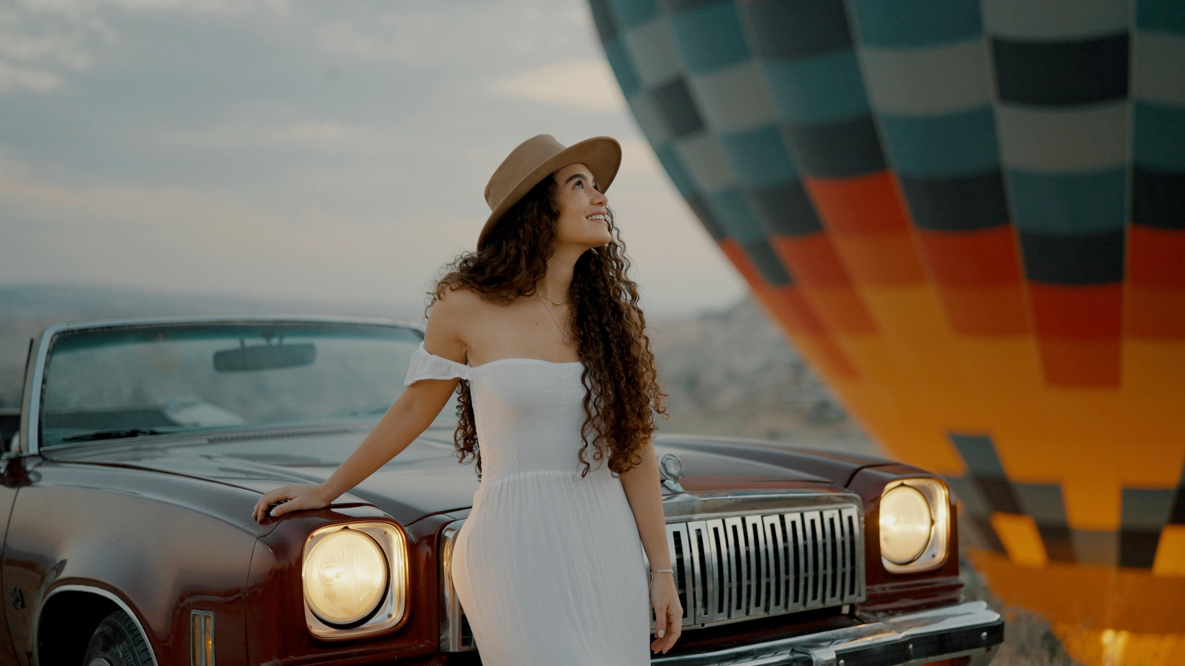 Red and Green Travel