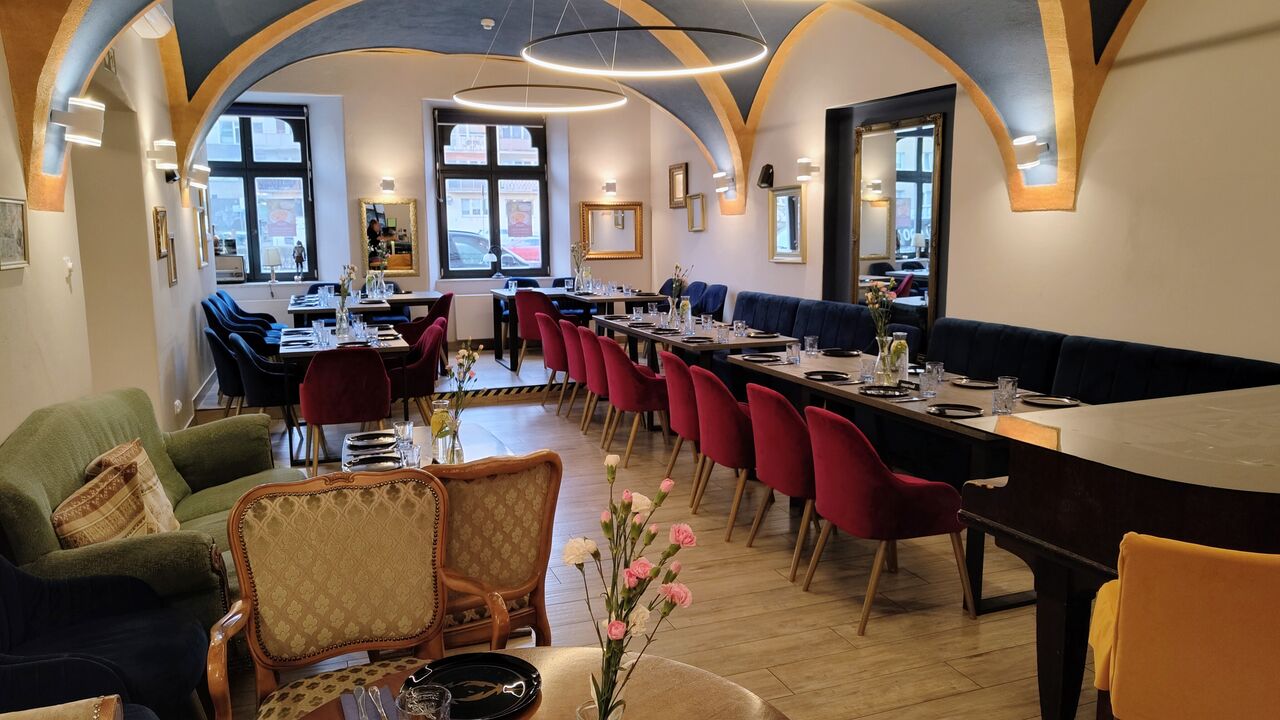 Graciarnia Pub and Restaurant