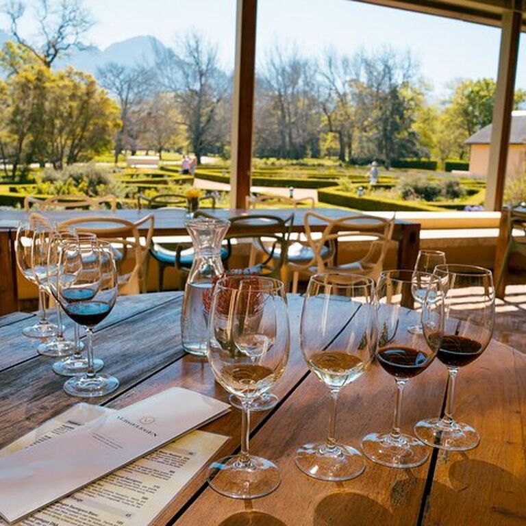3-Days Cape Town African Dinner-Zip-lining -Cruise with Champagne