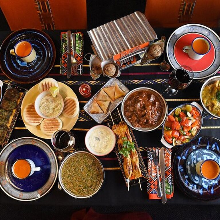 Half Day Cape Town African Dinner Restaurant with Live Music Show