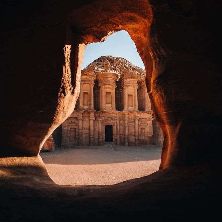 Jordan Pillars – Private Chauffeur & Premium Transportation