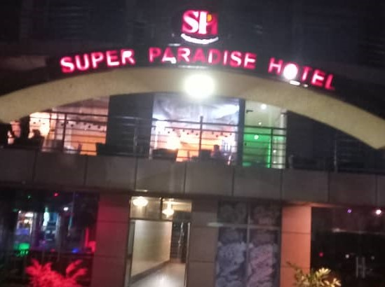 Super Paradise Hotel