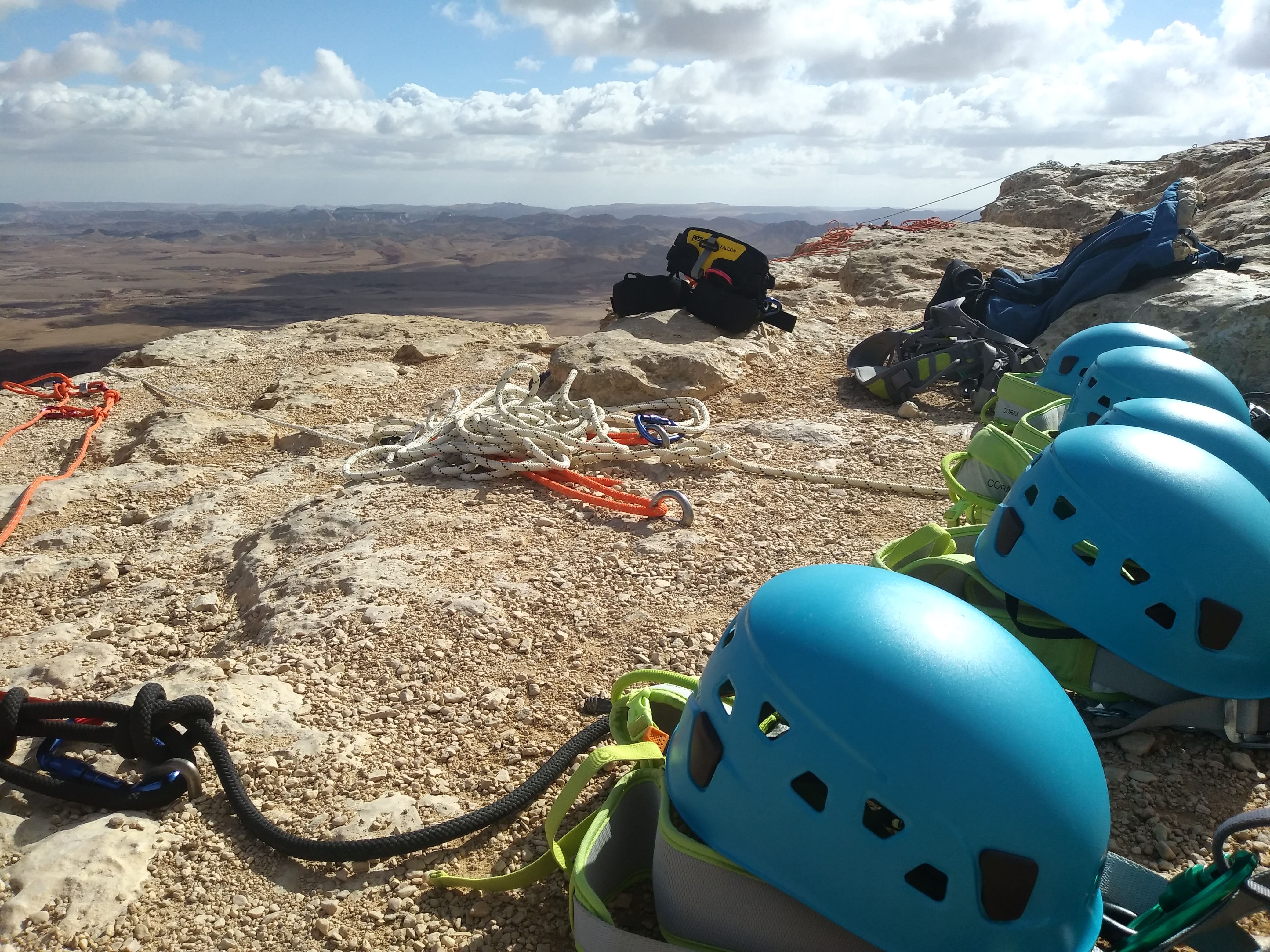 Rappelling Mitzpe Ramon